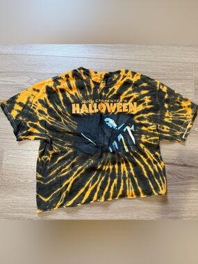 Hot Topic Kids Halloween Tie-Dye Tee in Black and Yellow